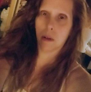 Meet your Posher, Lois